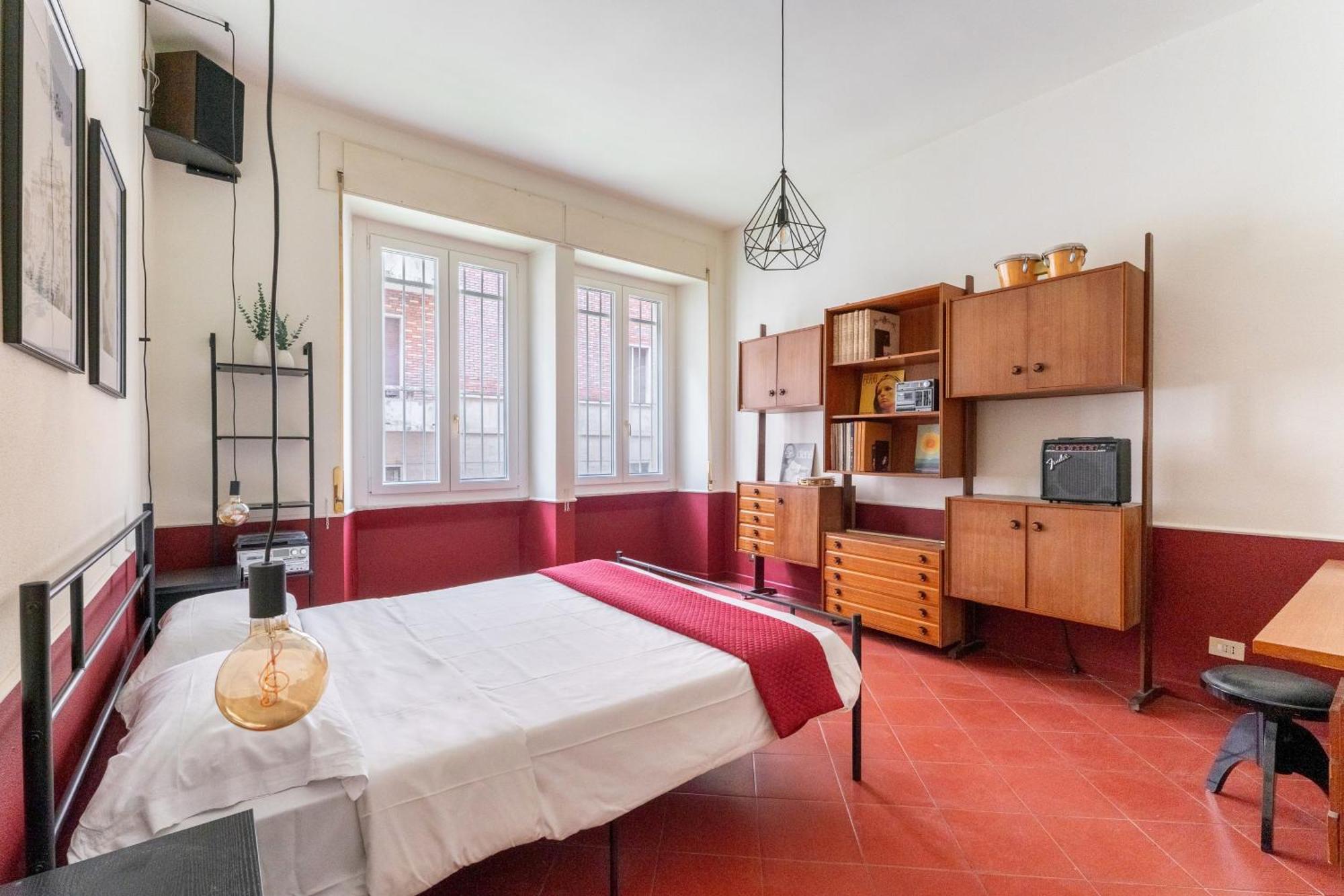 Apartment Maroon Flat Colosseo, 800 Mt From Amphitheater Rom