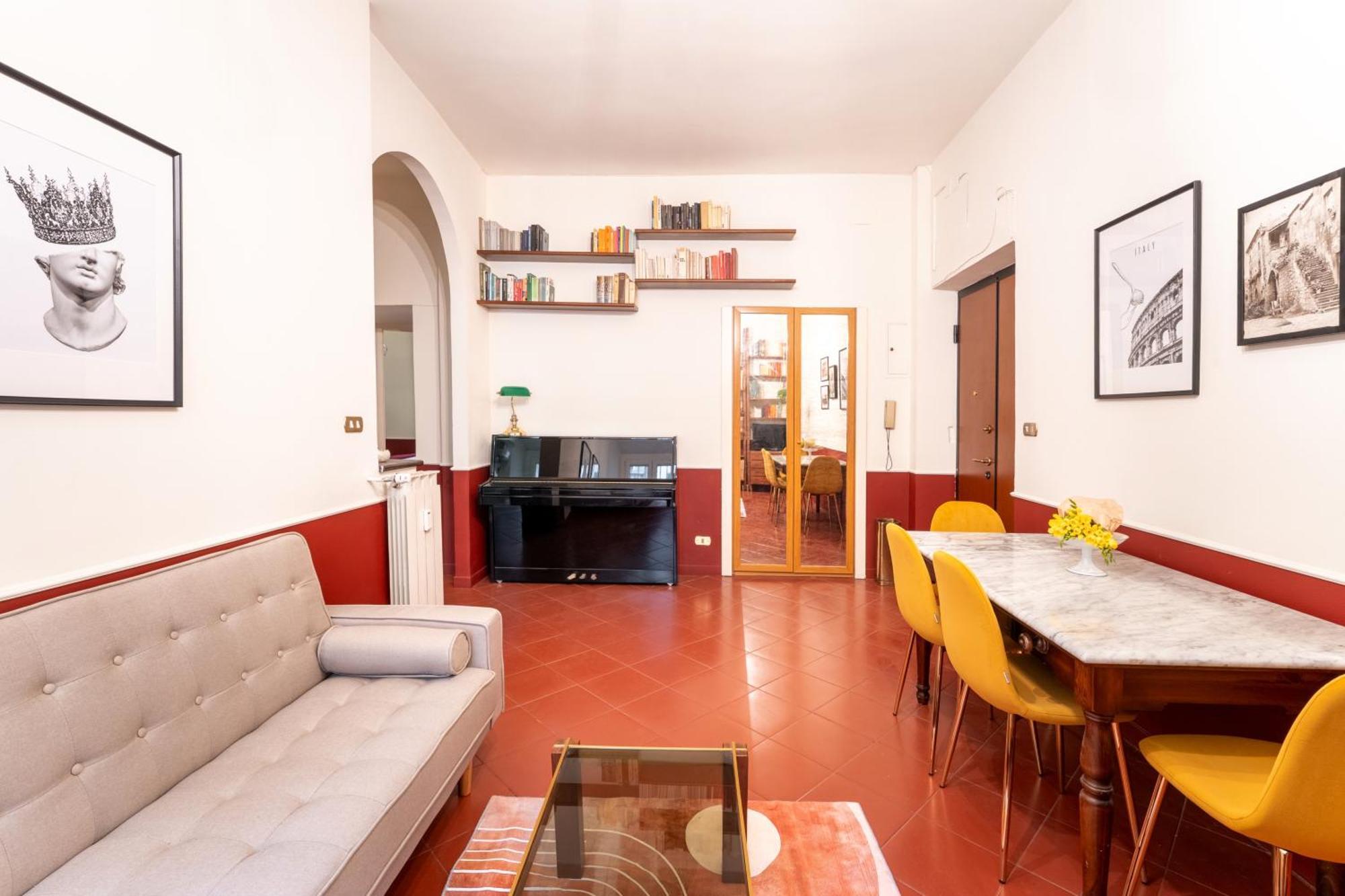 Apartment Maroon Flat Colosseo, 800 Mt From Amphitheater